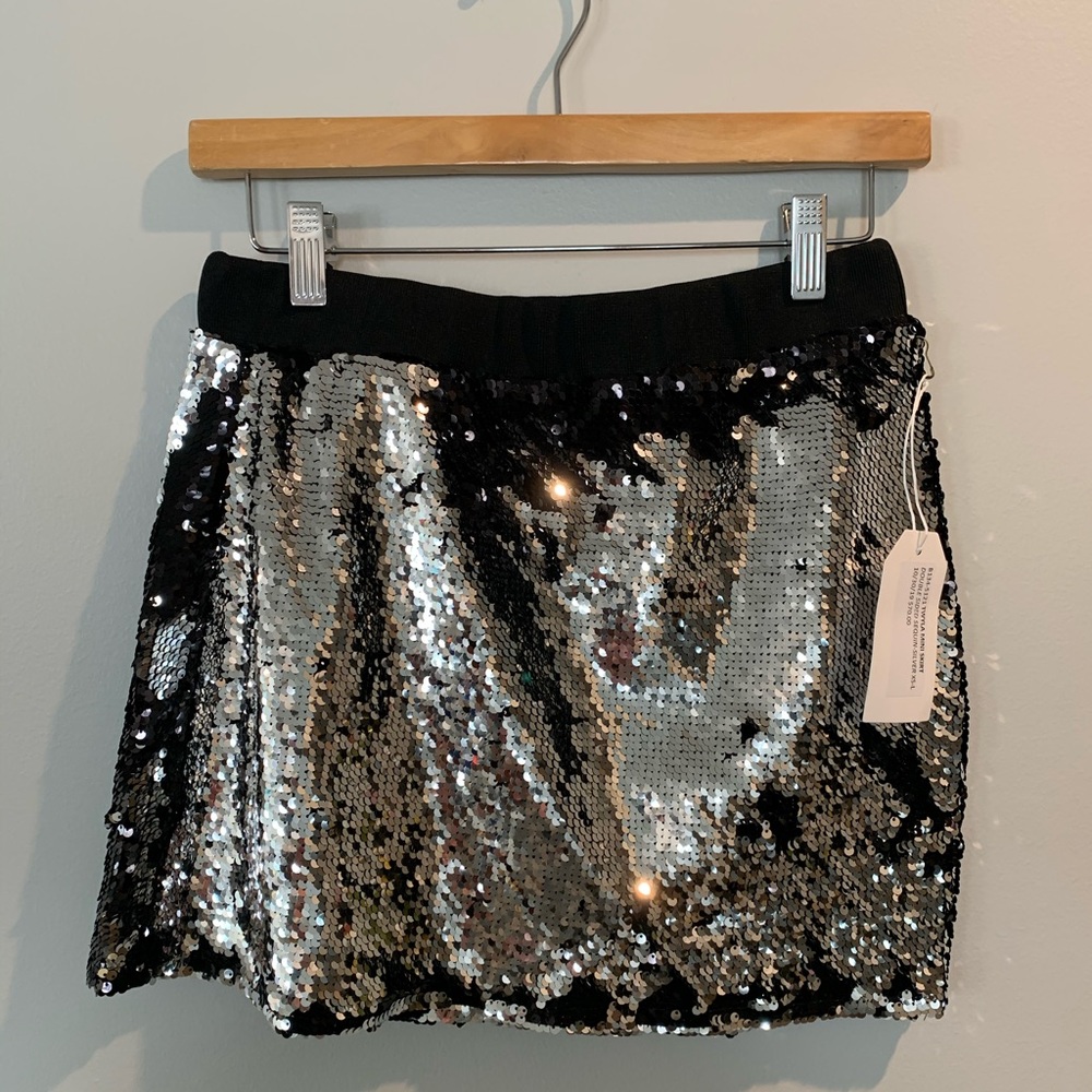 New Blue Life Twyla Sequin-Sliver Mini Skirt. S